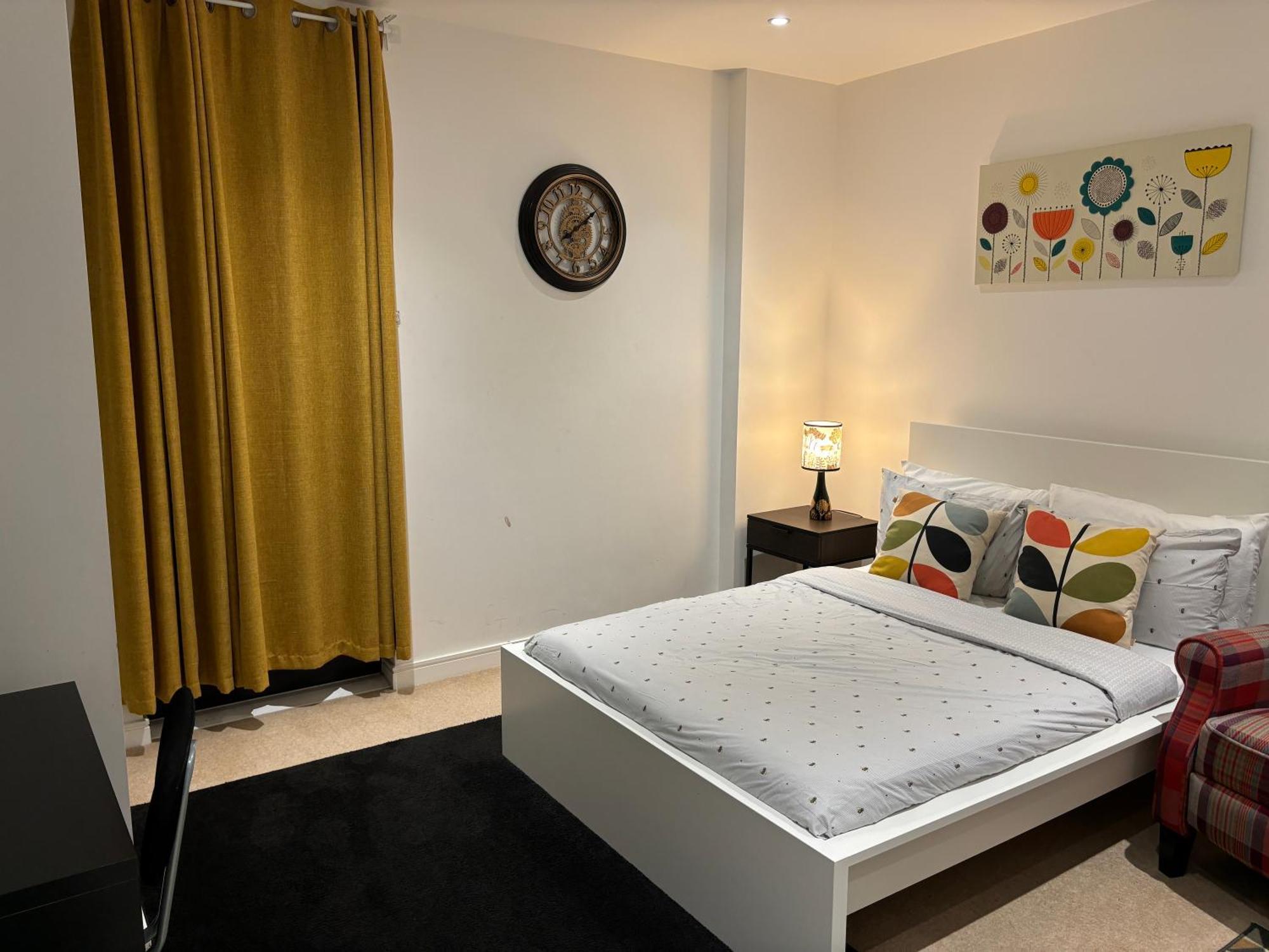 Modern En-suite And Self Catering In Hospedagem domiciliar Londres